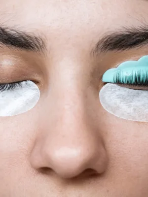 REHAUSSEMENT DES CILS AVEC TEINTURE